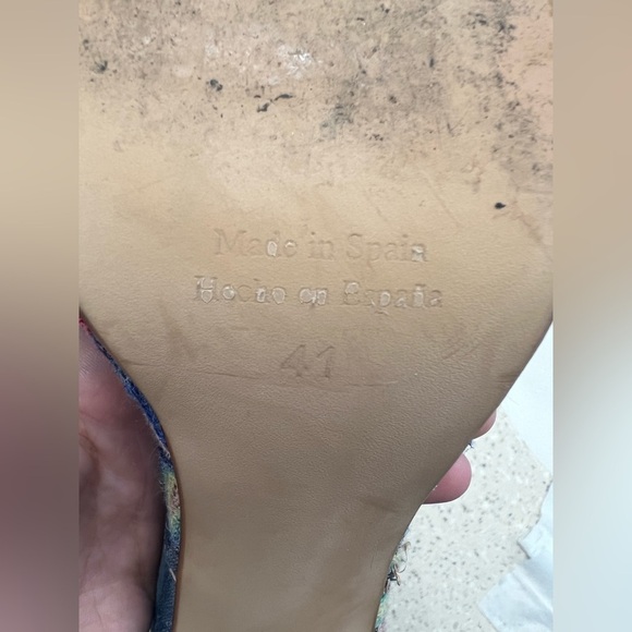 Anthropologie Scalloped Platform Heels (Size 41) - Picture 13 of 16